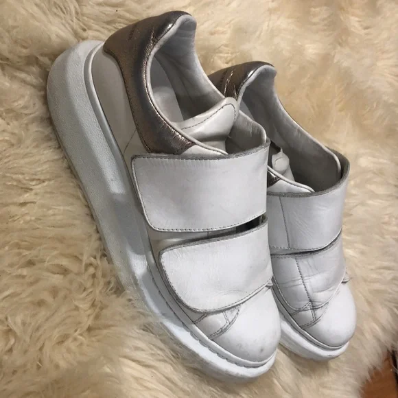 Alexander McQueen - Picture 4 of 5